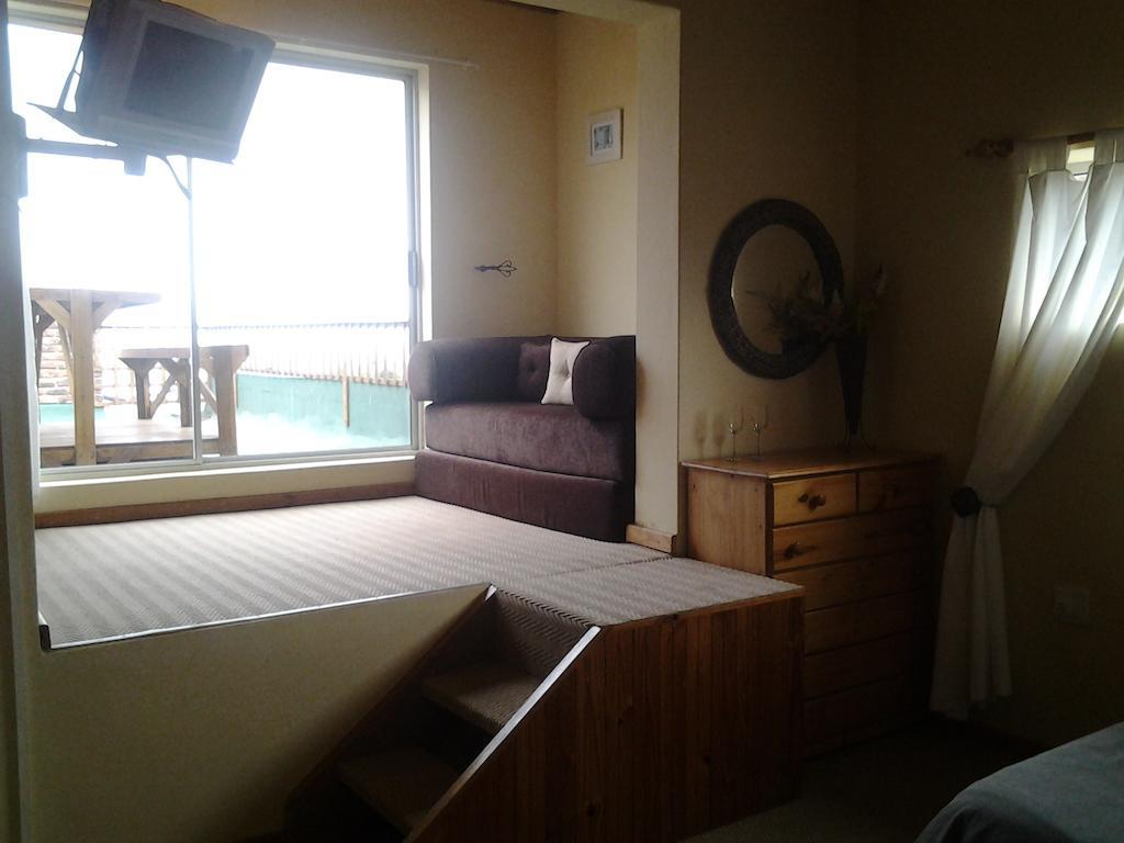Dolphin View Guesthouse Jeffreys Bay Exterior photo